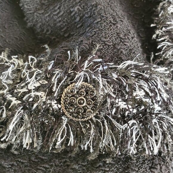 St. John Bouclé Jacket Caviar Frost Size 2 Fringe Trim NWT Couture - Picture 5 of 7